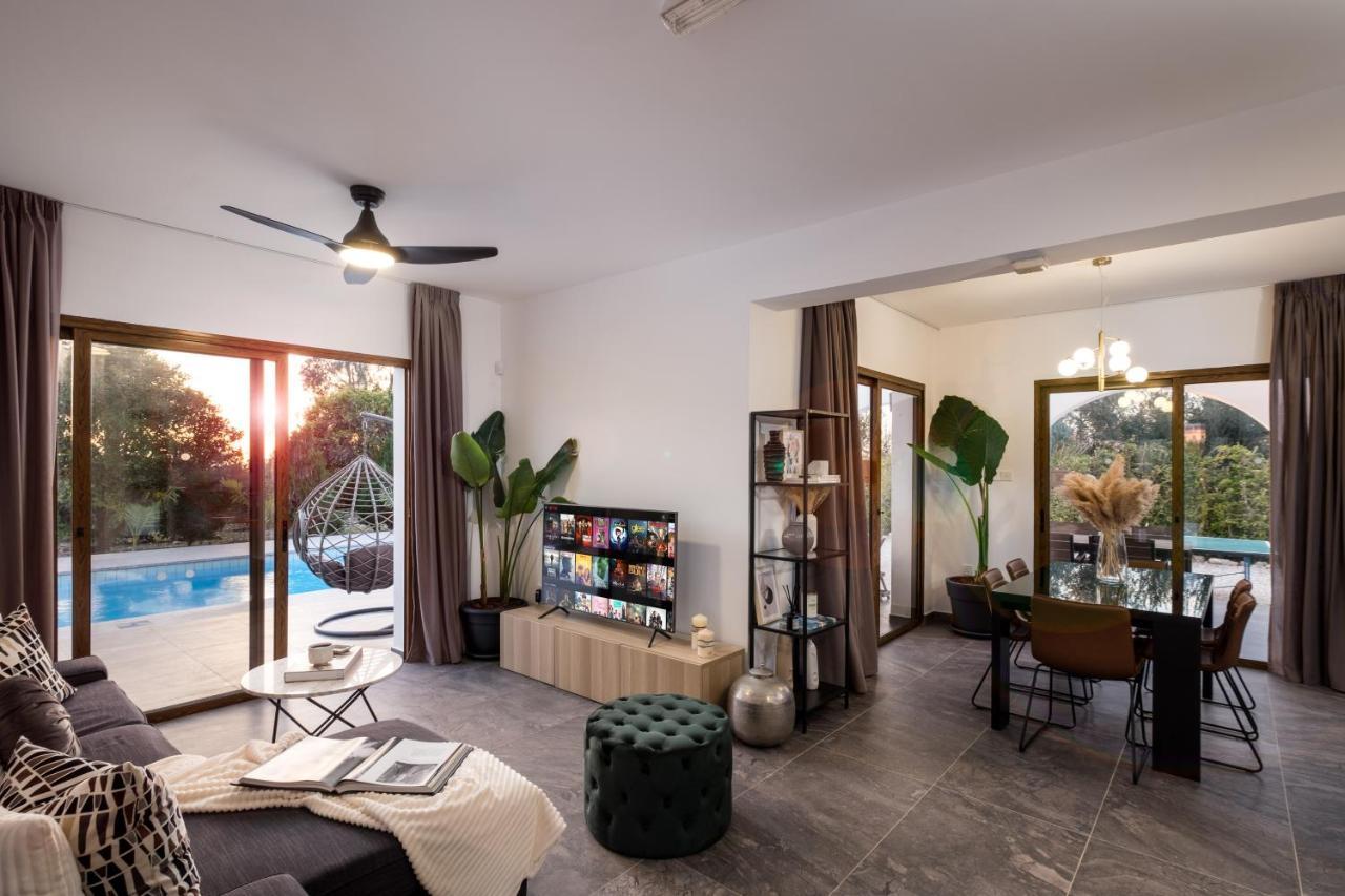 Cocoon Luxury Villa In Coral Bay-3 Min To Beach Peyia Exterior photo